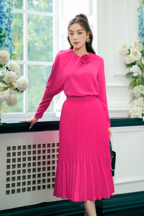 Sixdo Magenta Pleated Midi Silk Skirt